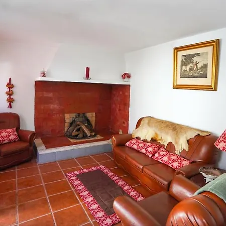 Casa Refugio Com Patio Interior * Alcobaca