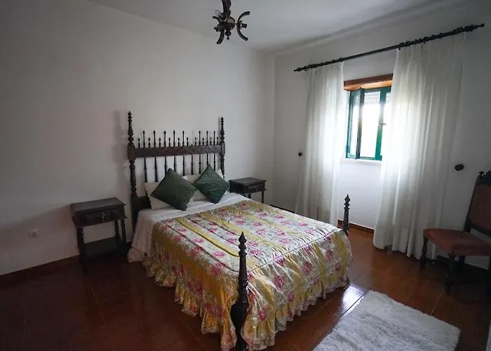 Casa Refugio Com Patio Interior Holiday home Alcobaca