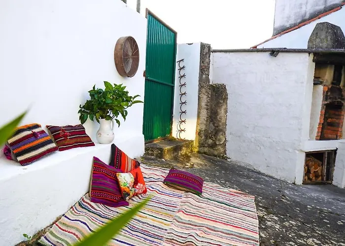 Casa Refugio Com Patio Interior Holiday home Alcobaca