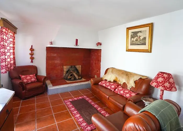 Casa Refugio Com Patio Interior * Alcobaca